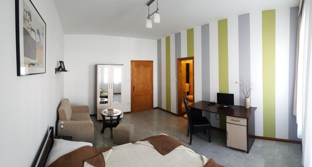 Hotel Aquarius Vendeghaz Szegedin Exterior foto